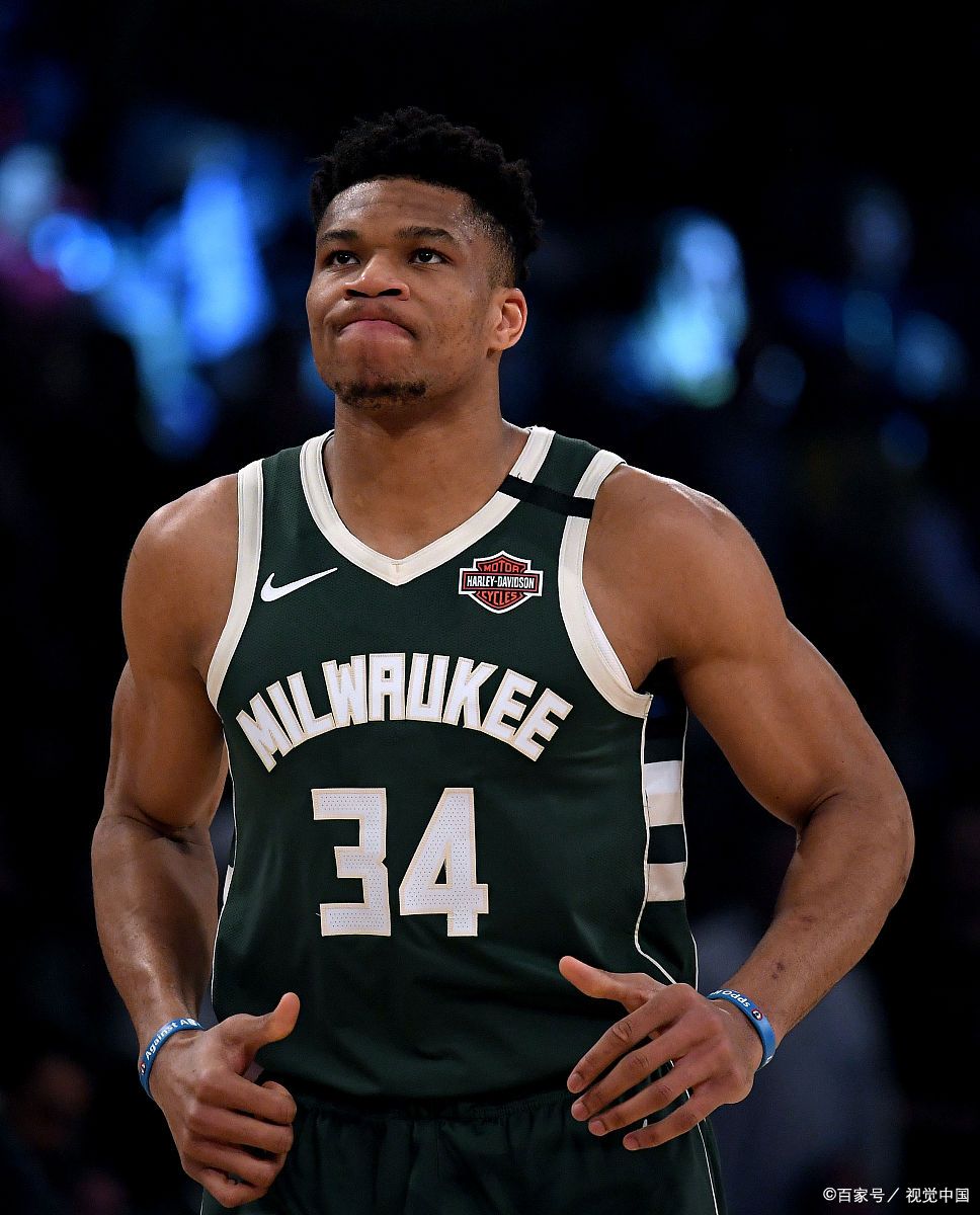 ac米兰-湖人强势加拿大男篮,字母哥统治全场的简单介绍