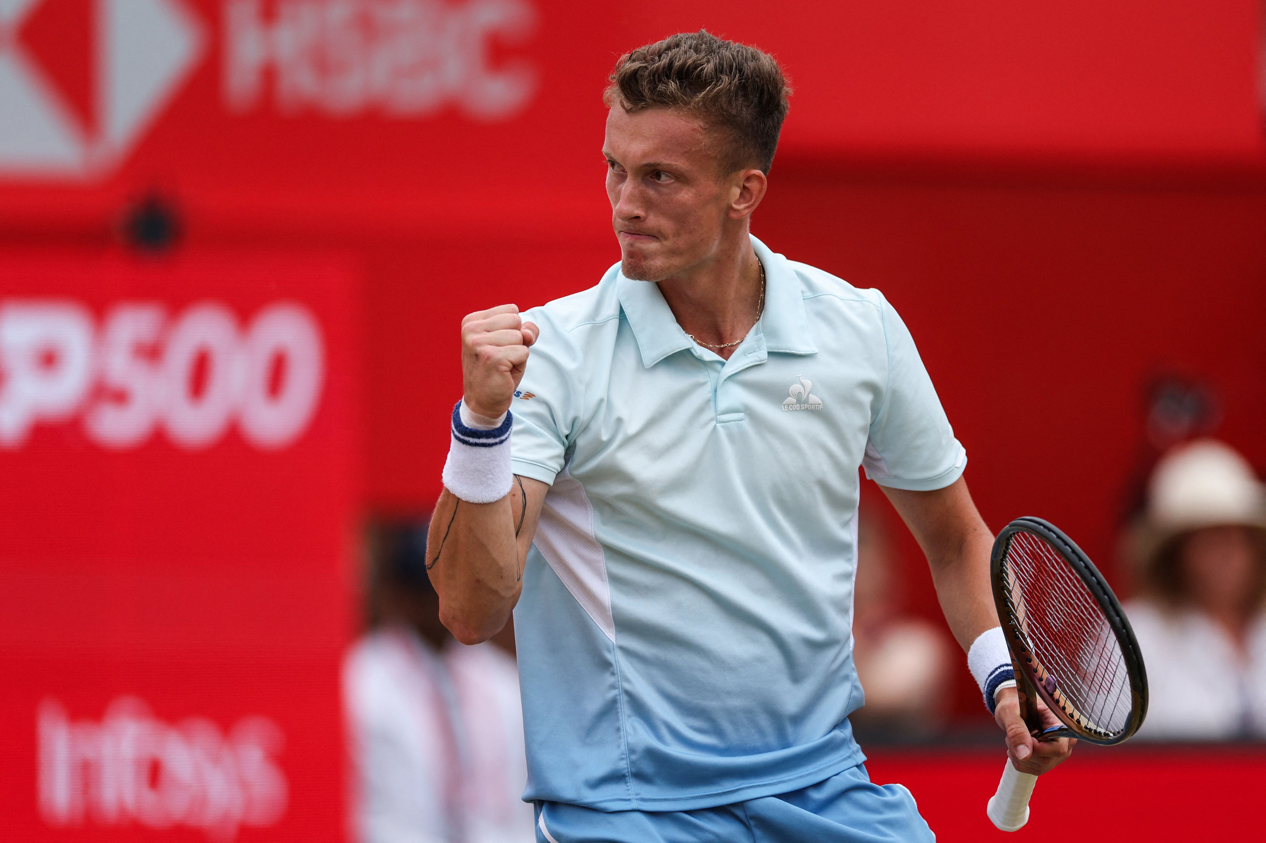 意大利网球队强势德国网球队，阿尔卡拉斯绝境逆转的简单介绍