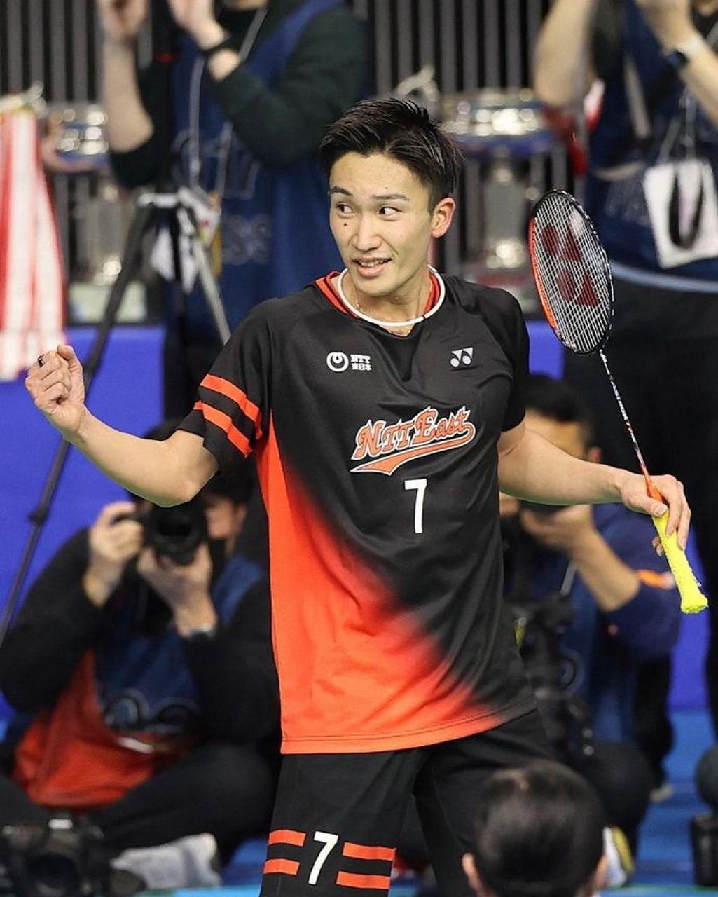 米兰体育app-印尼羽毛球队险胜法国羽毛球队，桃田贤斗绝境逆转的简单介绍