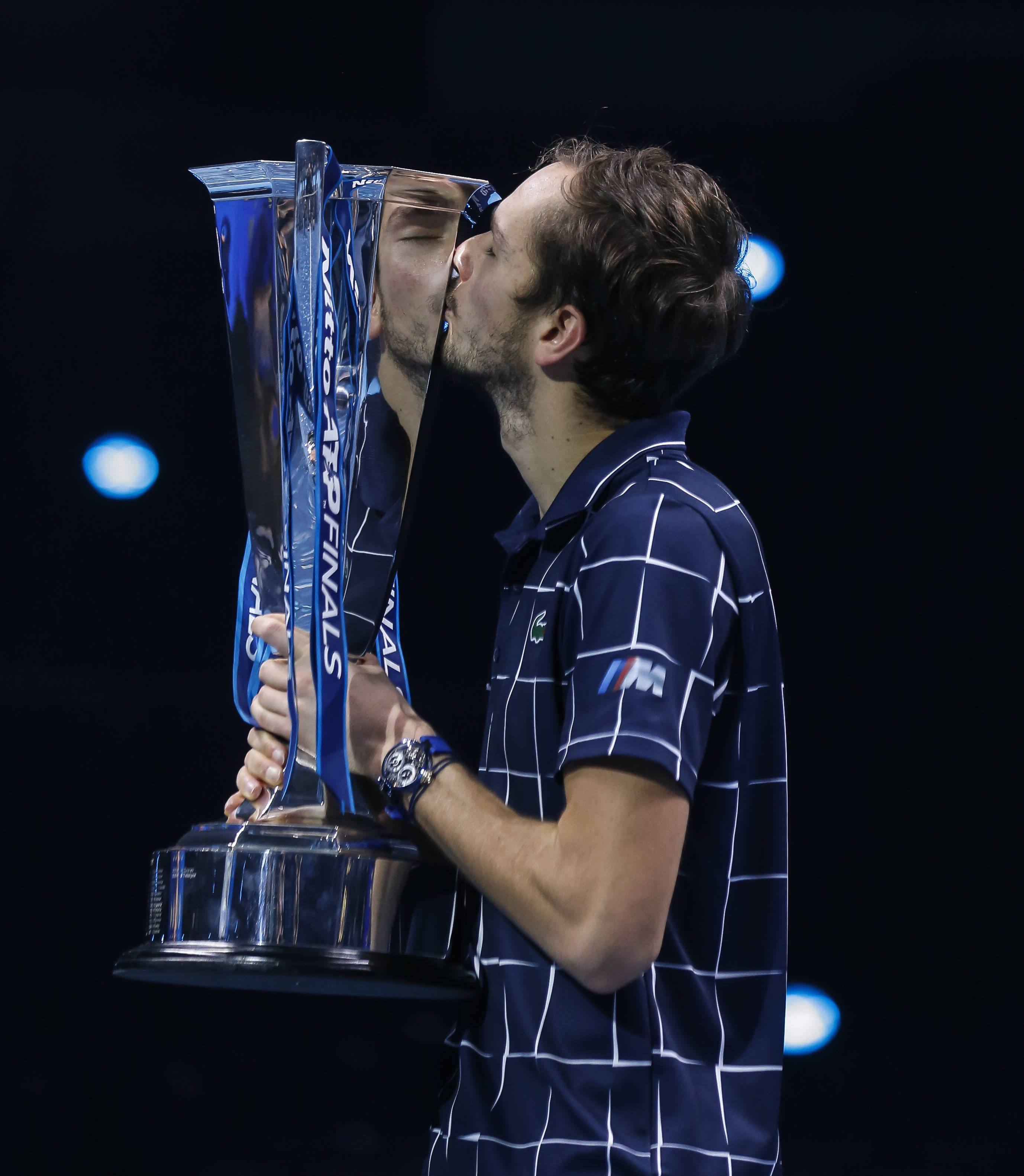 ac米兰-世界网球队力克法国网球队，梅德韦杰夫关键制胜的简单介绍