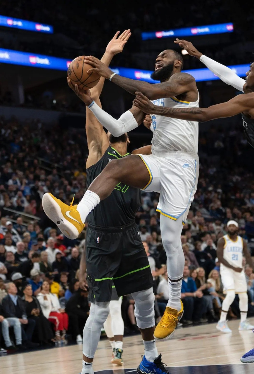 米兰体育-关于狼队客场取胜，勇夺关键三分的信息