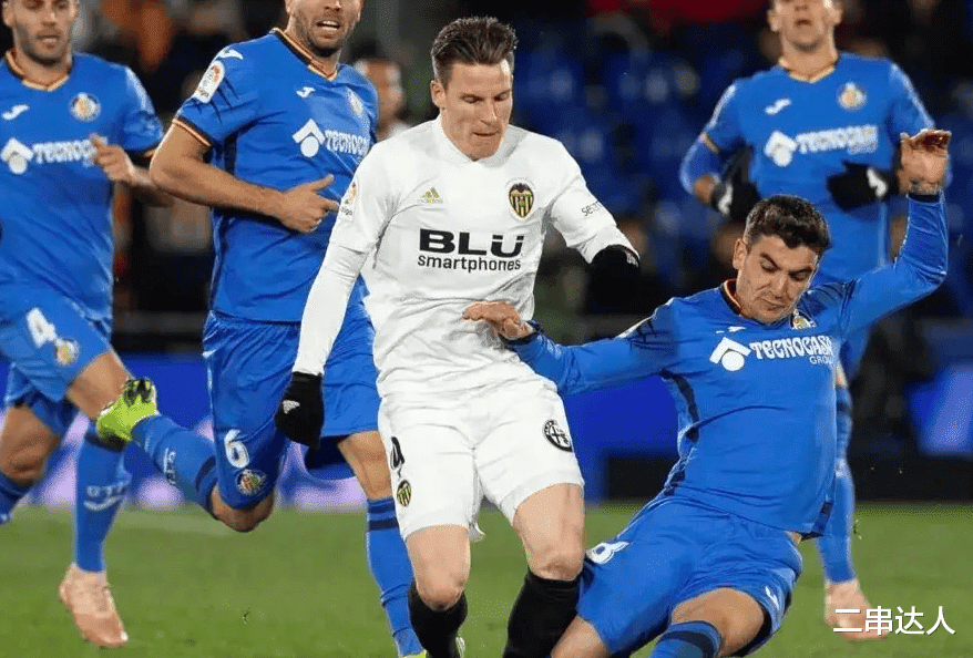 米兰体育-阿贾克斯战胜皇家社会，小组出线将近的简单介绍