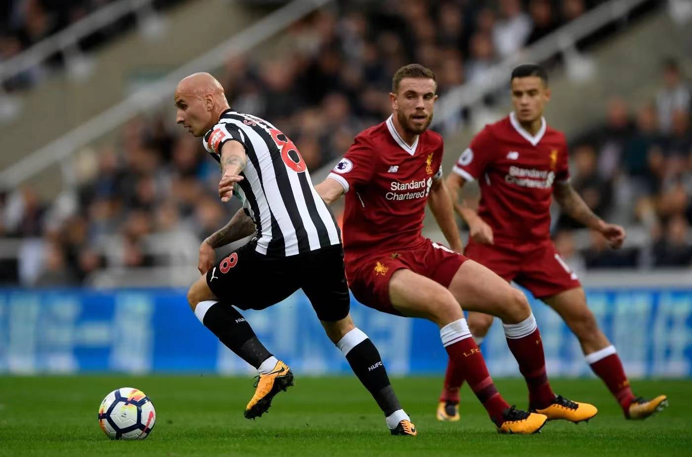 关于巴尔韦德领衔，巴塞罗那客场战胜格拉纳达继续不败的信息