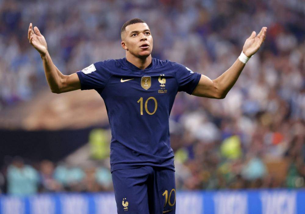 ac米兰下载-关于纪录得分王再次霸气登场，法国职业足球秀出不俗技术的信息