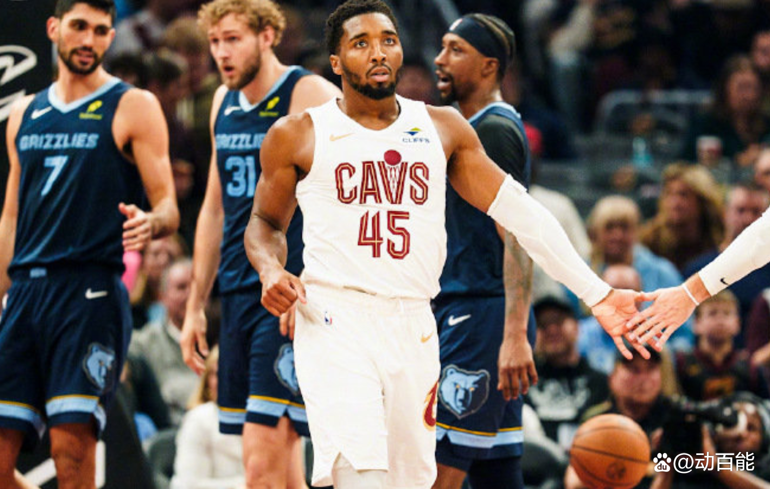 ac米兰-包含灰熊翻盘北京队，米切尔刷新纪录的词条