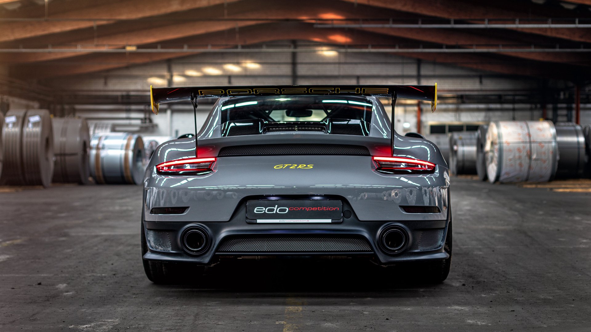 英超争冠焦点战与威尔士生死战，足球世界的双线交响